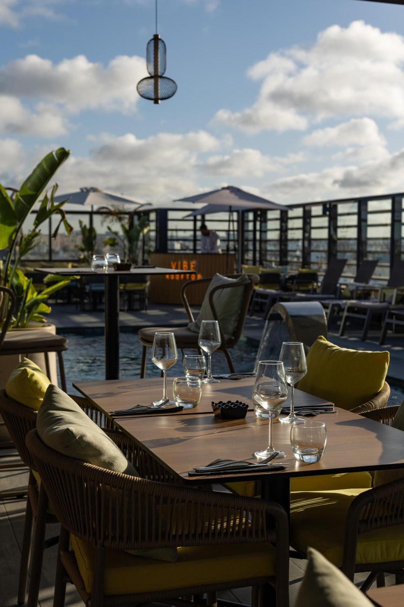 Отель Courtyard By Marriott Casablanca Downtown Экстерьер фото