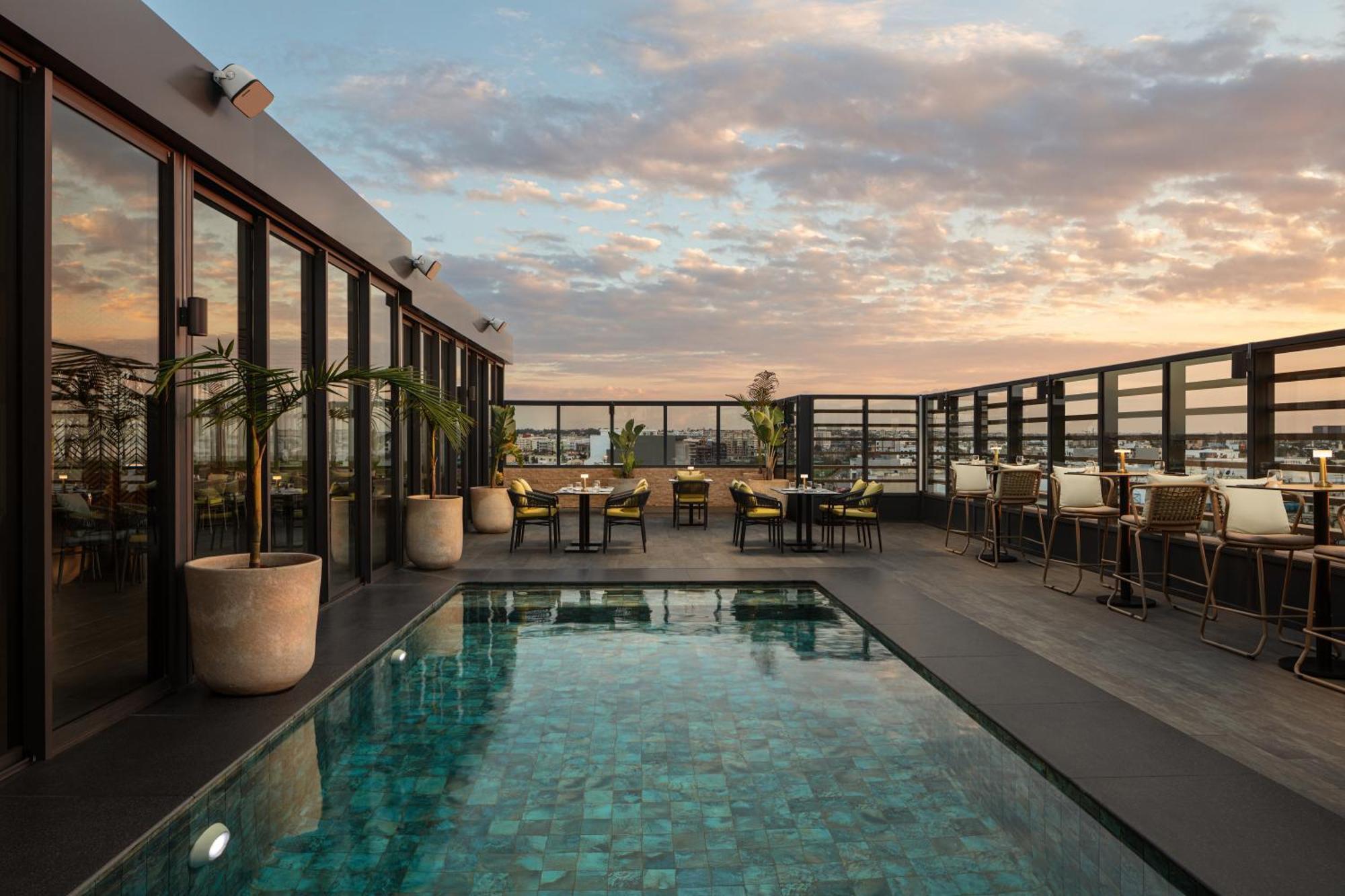 Отель Courtyard By Marriott Casablanca Downtown Экстерьер фото