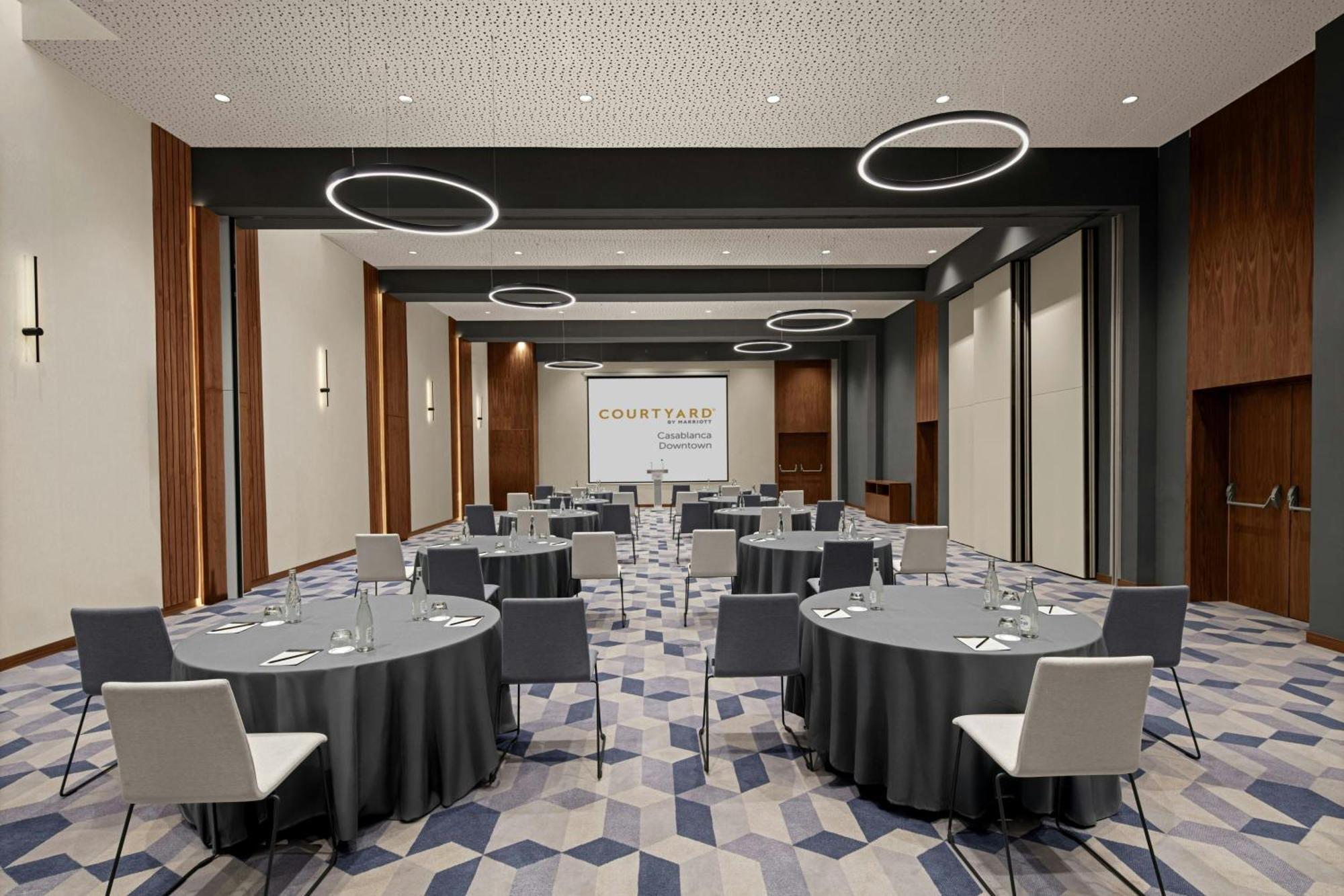Отель Courtyard By Marriott Casablanca Downtown Экстерьер фото
